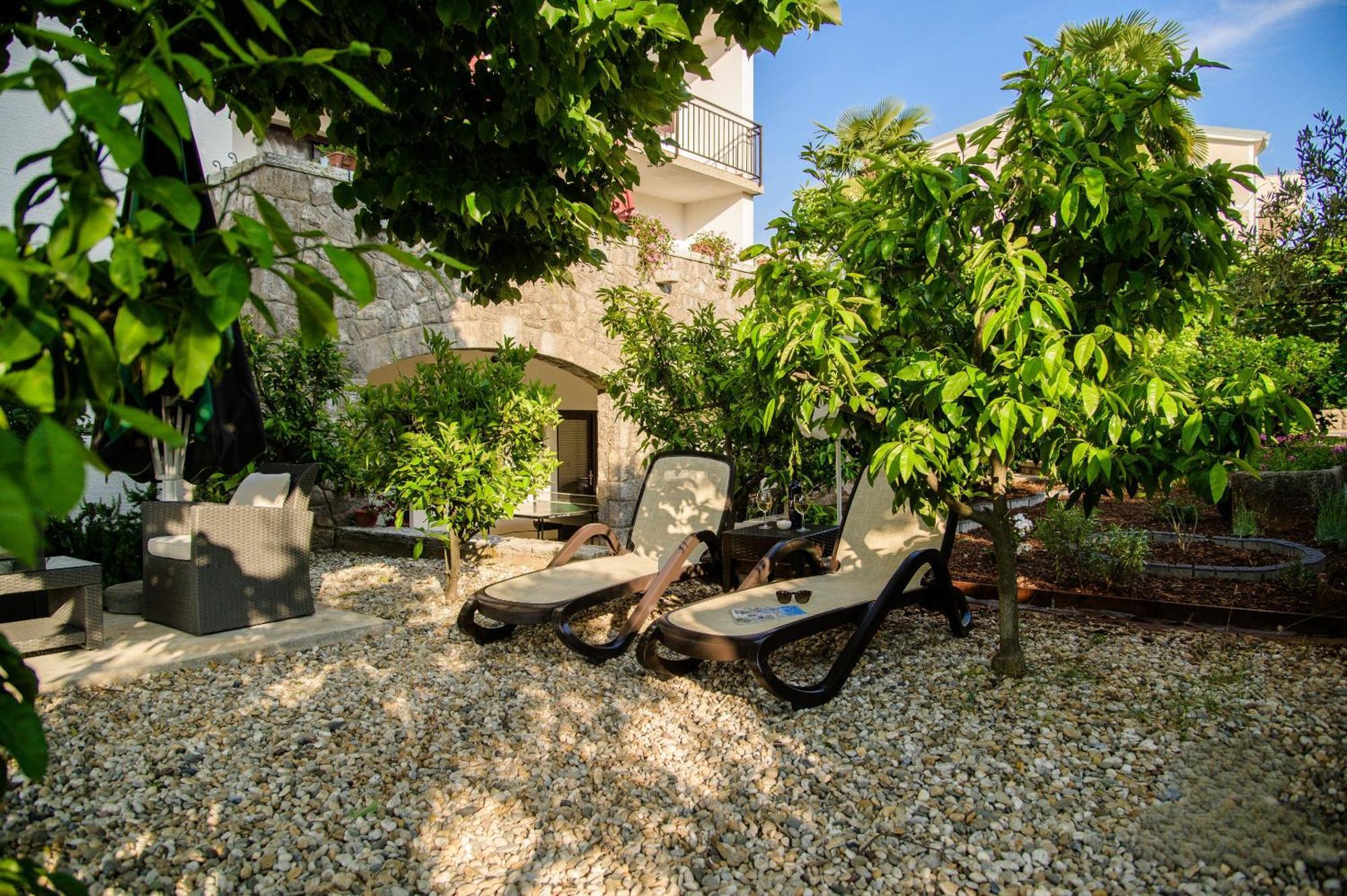Bubi Apartments Malinska Luaran gambar