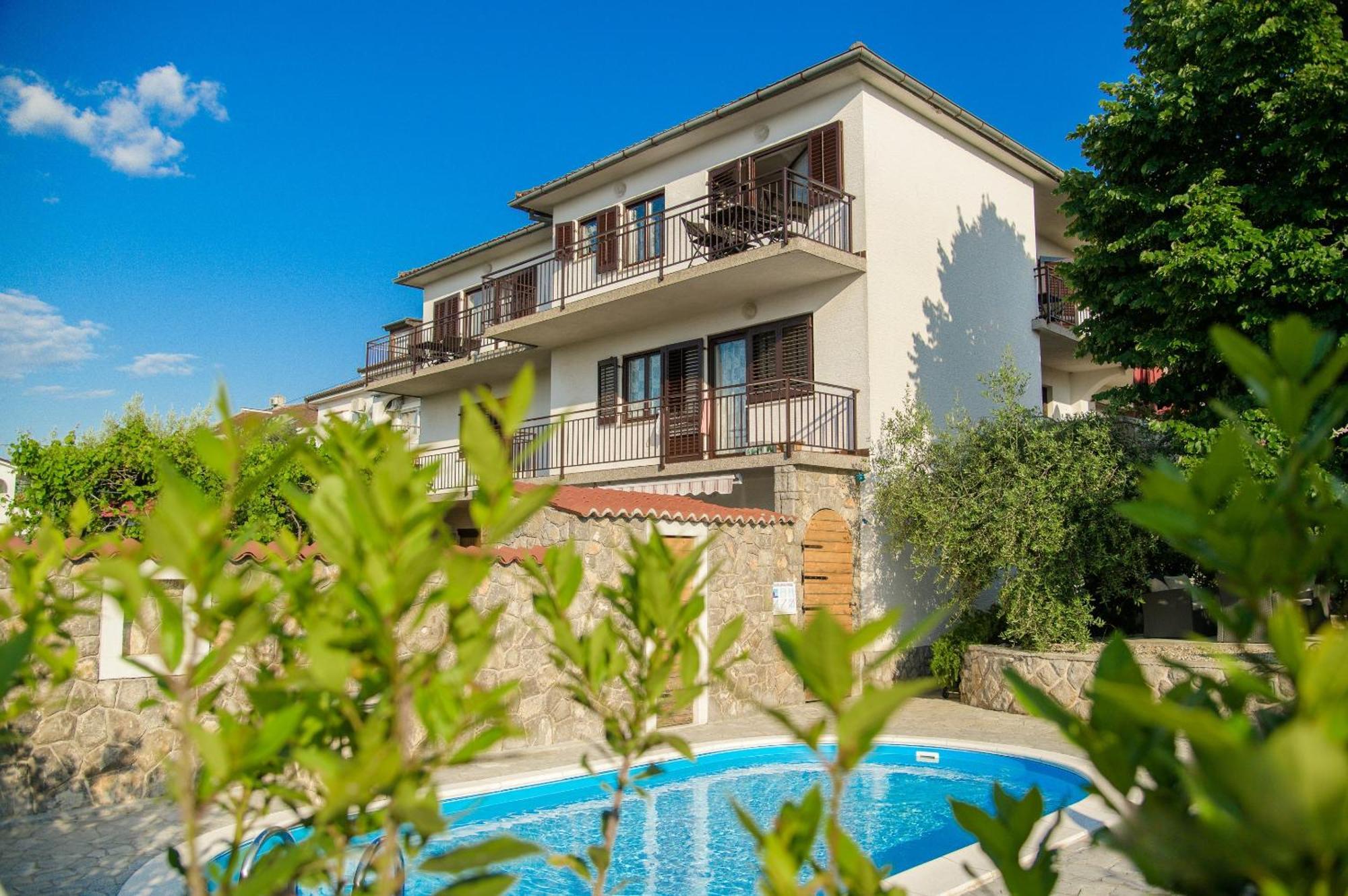 Bubi Apartments Malinska Luaran gambar
