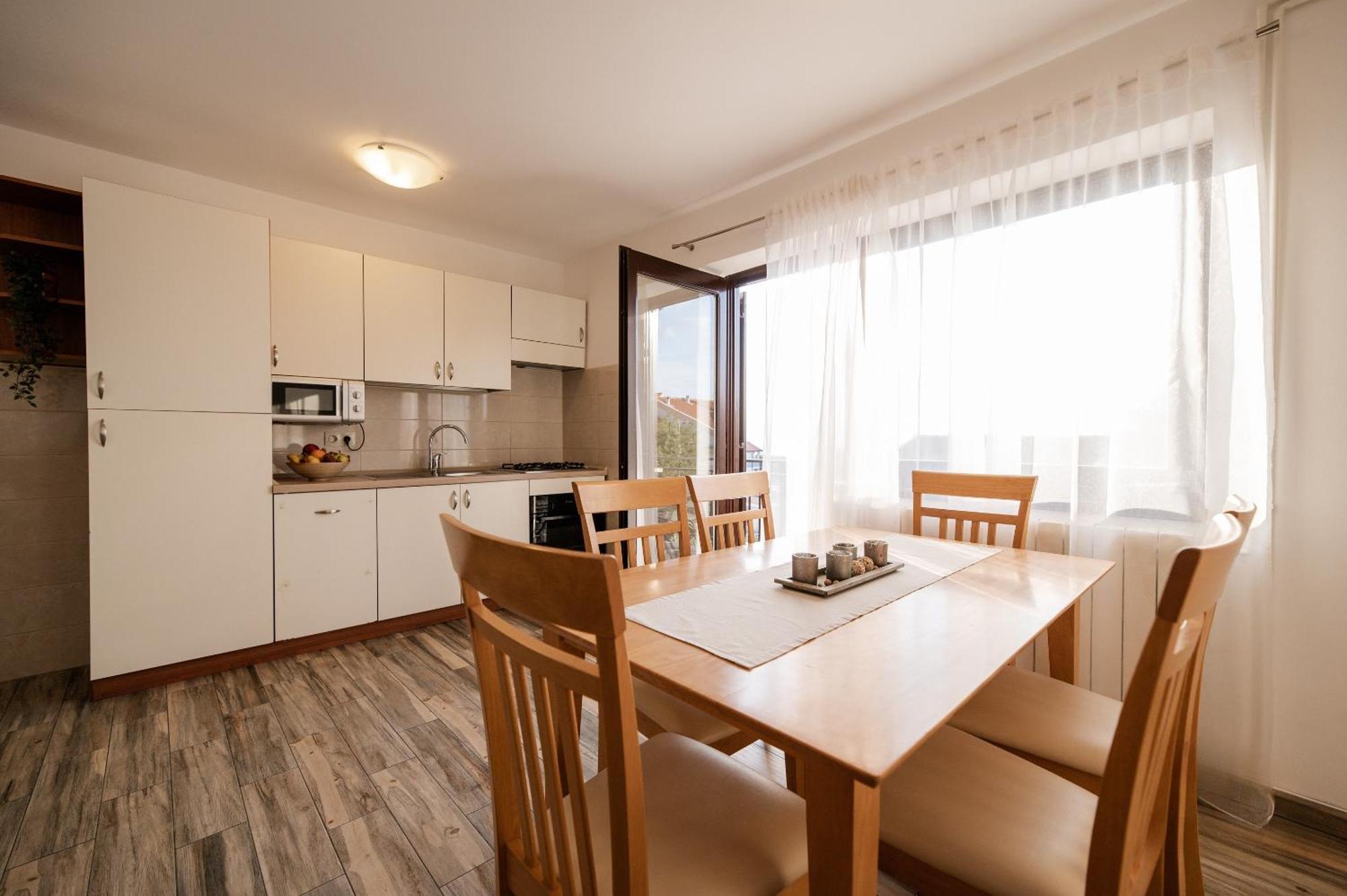Bubi Apartments Malinska Luaran gambar