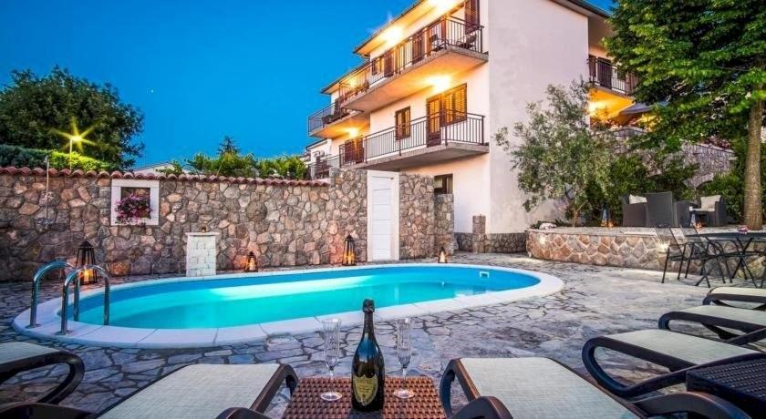 Bubi Apartments Malinska Luaran gambar