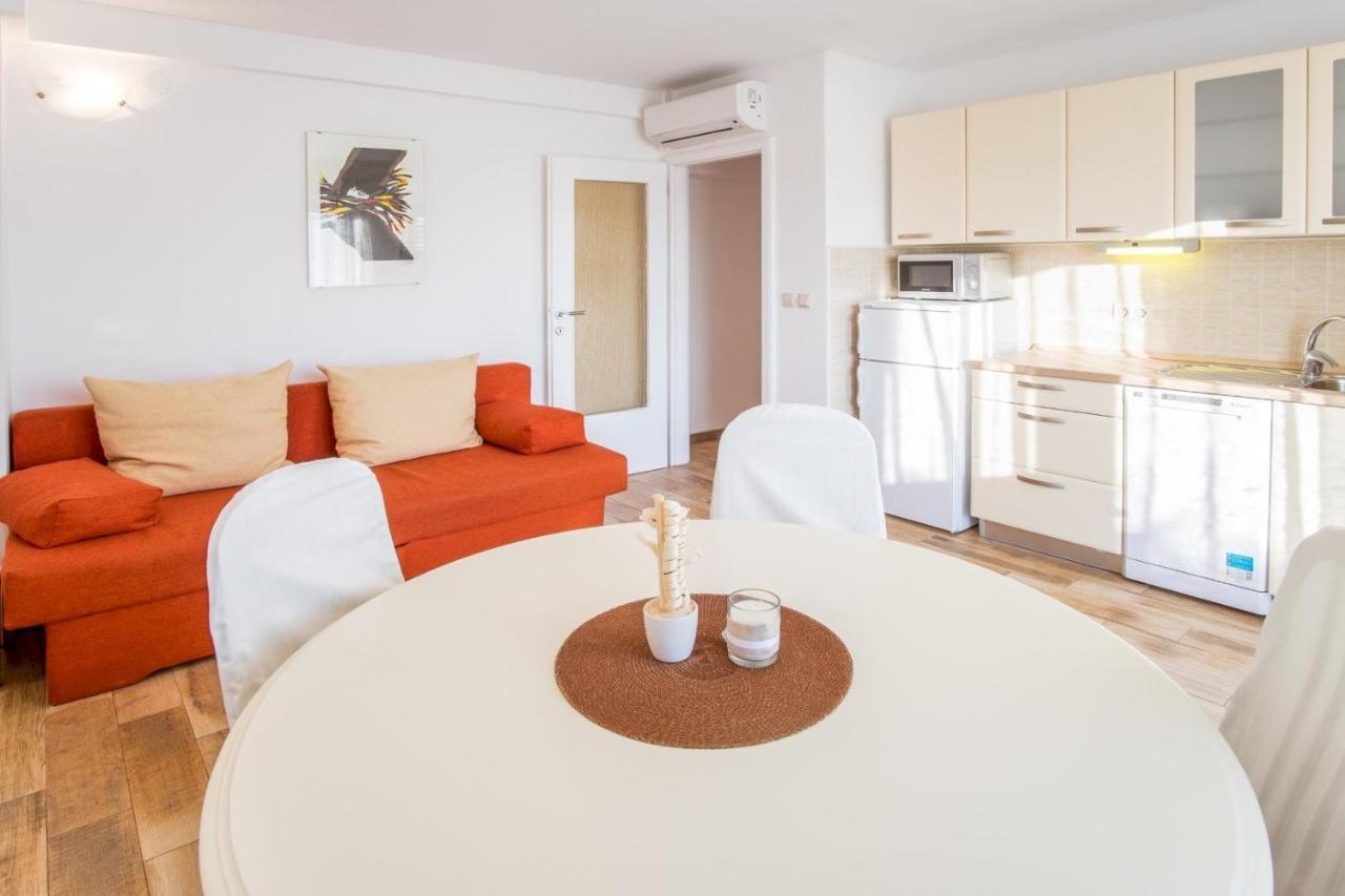 Bubi Apartments Malinska Luaran gambar