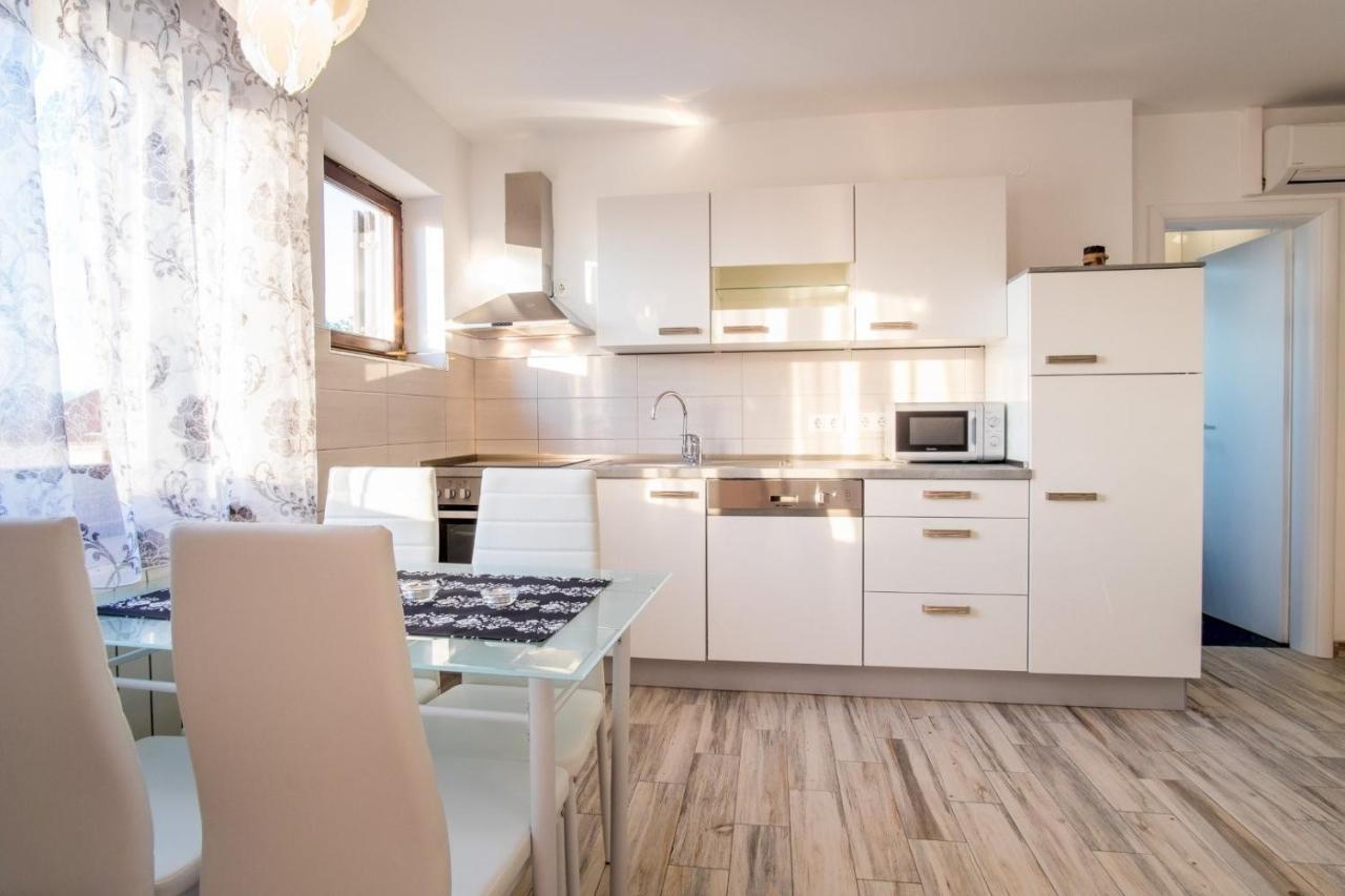 Bubi Apartments Malinska Luaran gambar