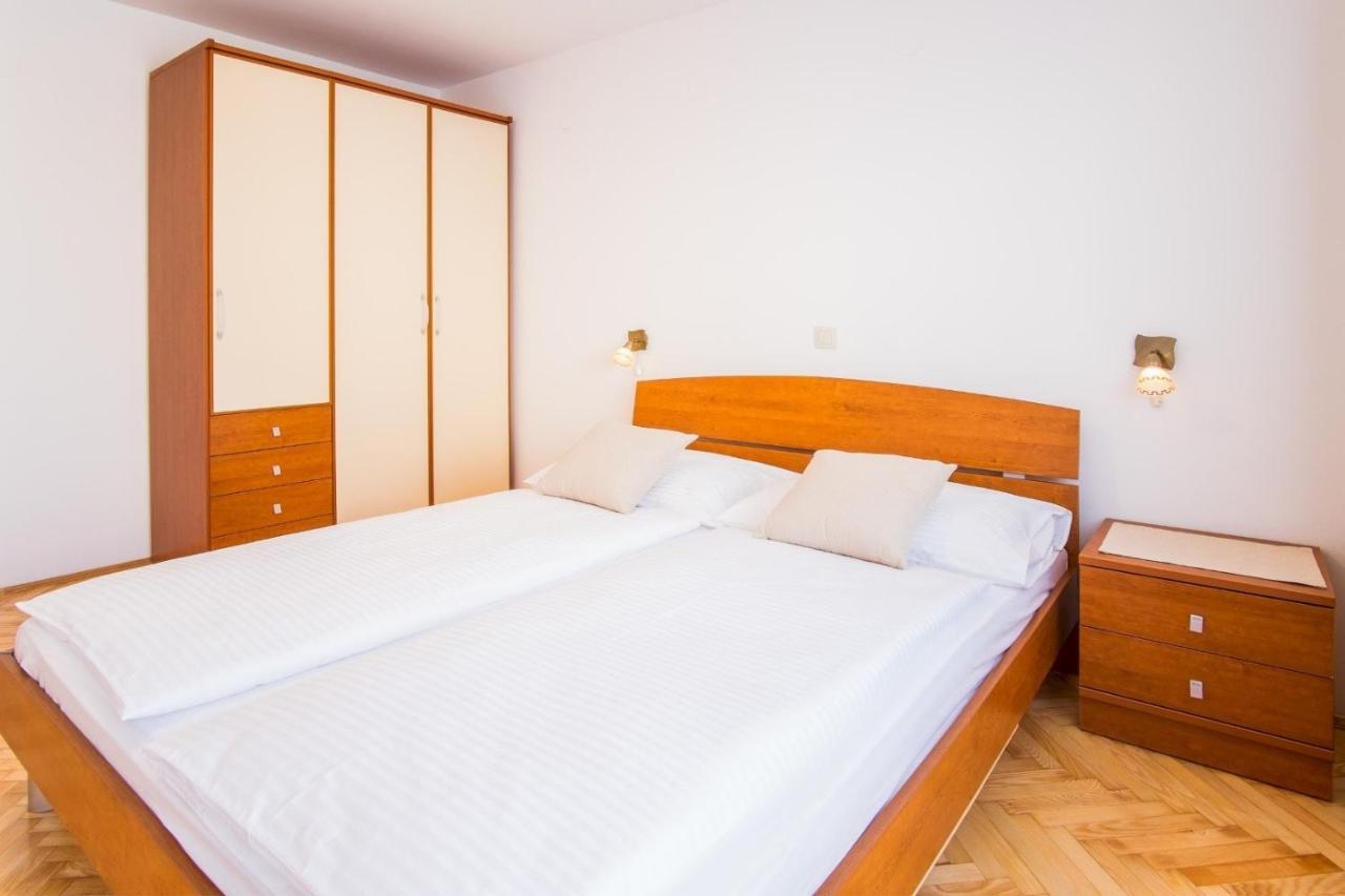 Bubi Apartments Malinska Luaran gambar