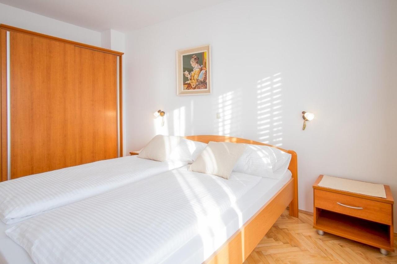 Bubi Apartments Malinska Luaran gambar