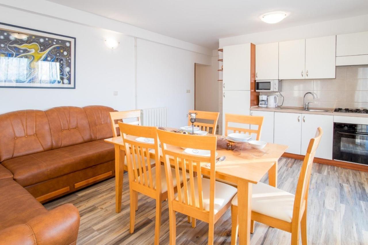 Bubi Apartments Malinska Luaran gambar