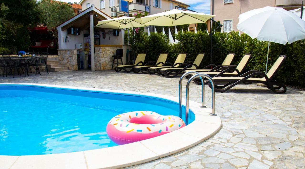 Bubi Apartments Malinska Luaran gambar