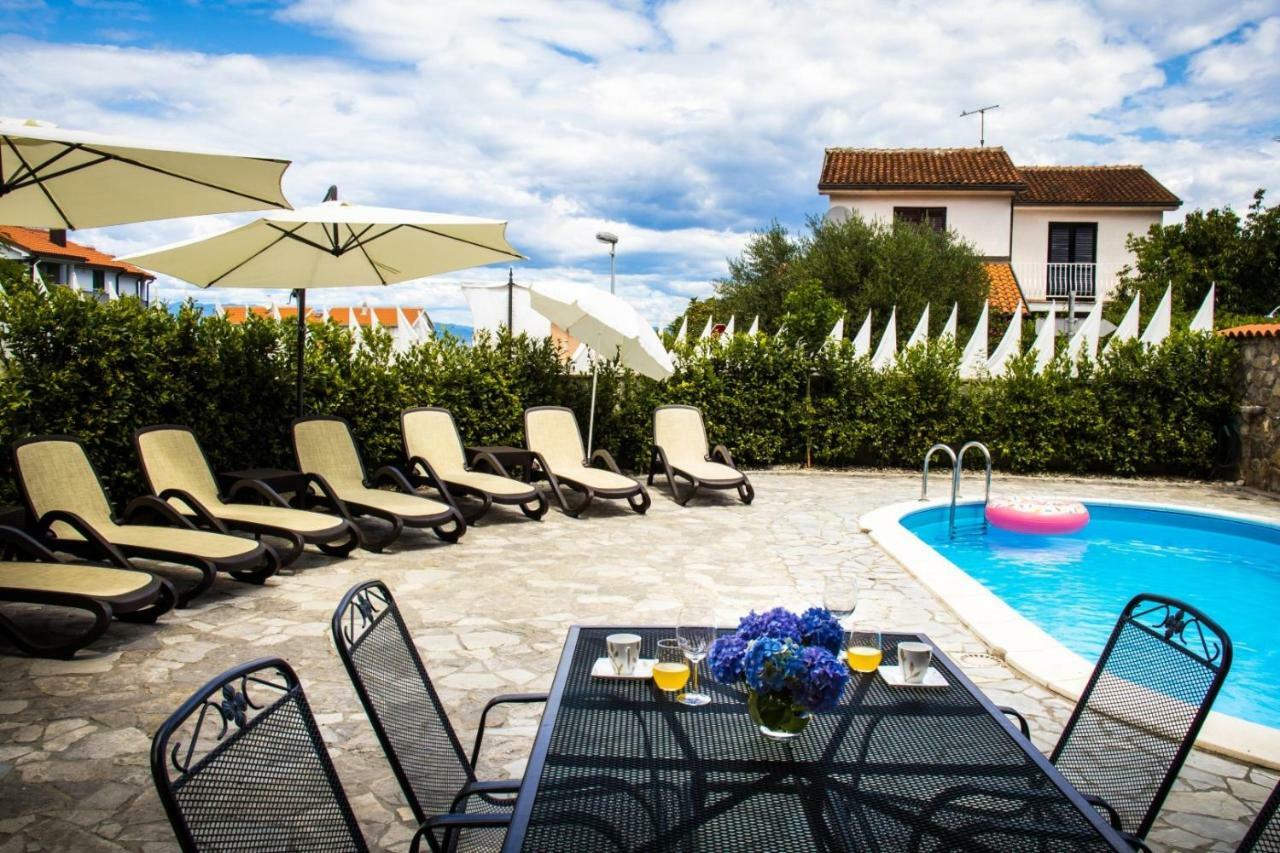 Bubi Apartments Malinska Luaran gambar